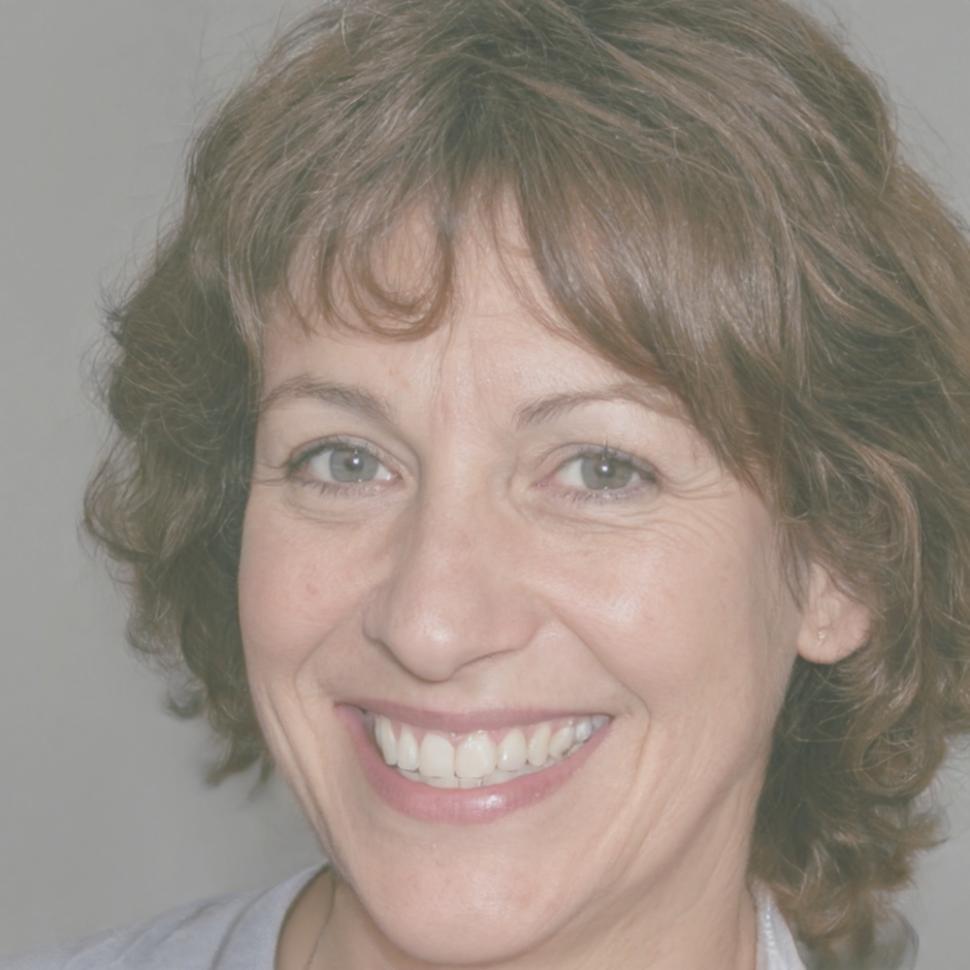 Financial education specialist focusing on risk management